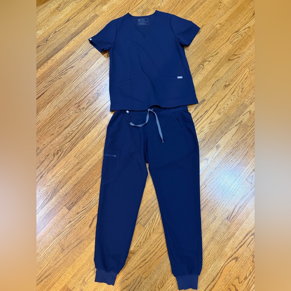 FIGS Navy Blue Scrub Top and Jogger Set